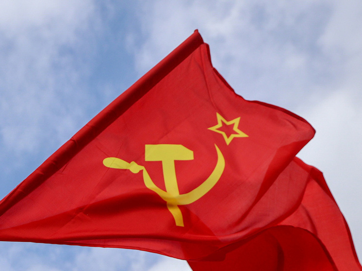 Съезд проигравших победителей: как партноменклатура потеряла страну, сохранив власть