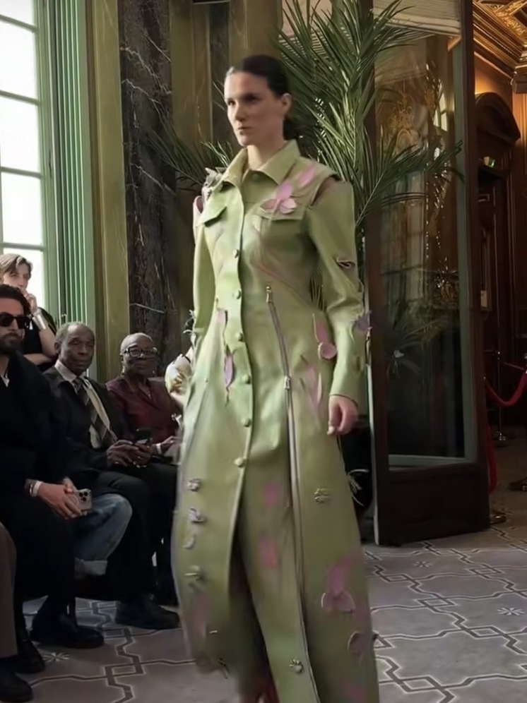 «Ксения Анатольевна заказала наш тренч»: красноярский дизайнер Вера Буц рассказала, что Собчак купила её вещь