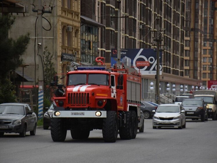 На Кубани загорелась нефтебаза: на месте работают спасатели