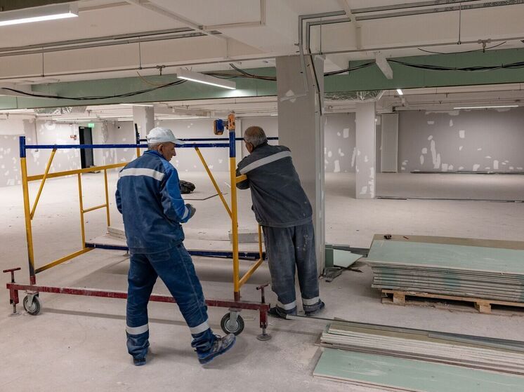 В Ноябрьске достроили контур корпуса школы № 3 на 500 мест для младшеклассников